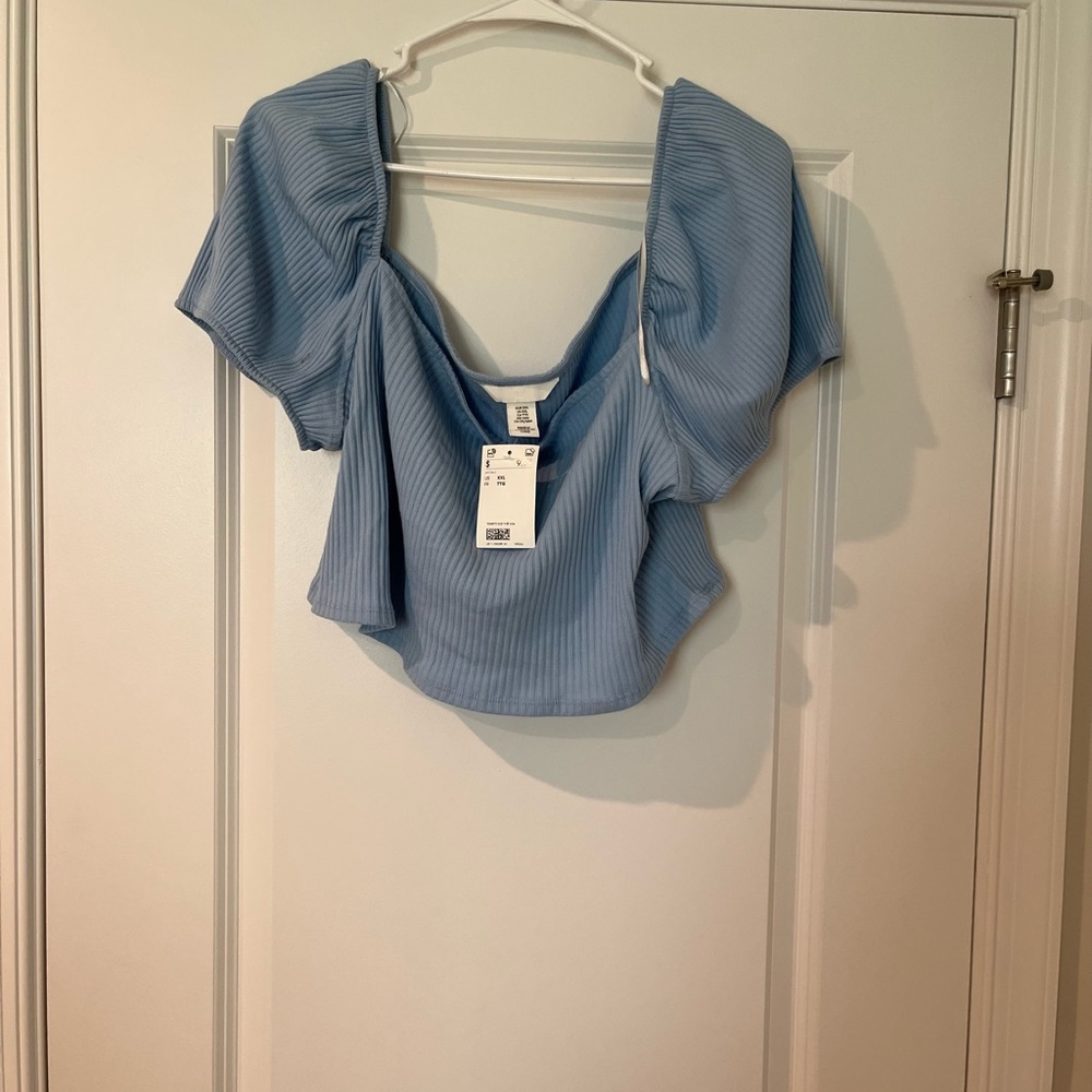 H&M light blue cropped shirt. Size XXL.